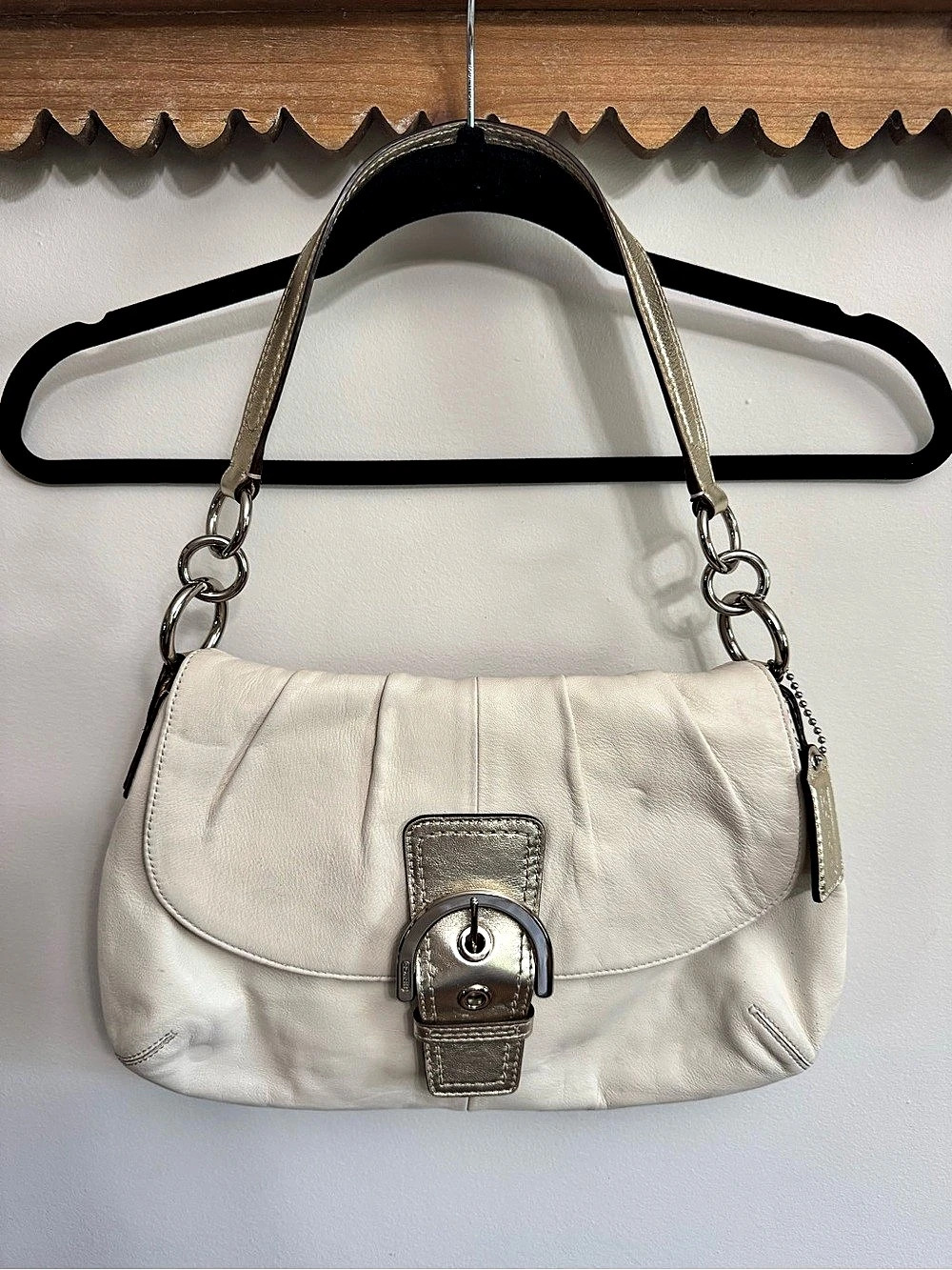 Rare Y2K Coach Soho Leather Flap Shoulder Bag Gold Buckle Vintage Authentic